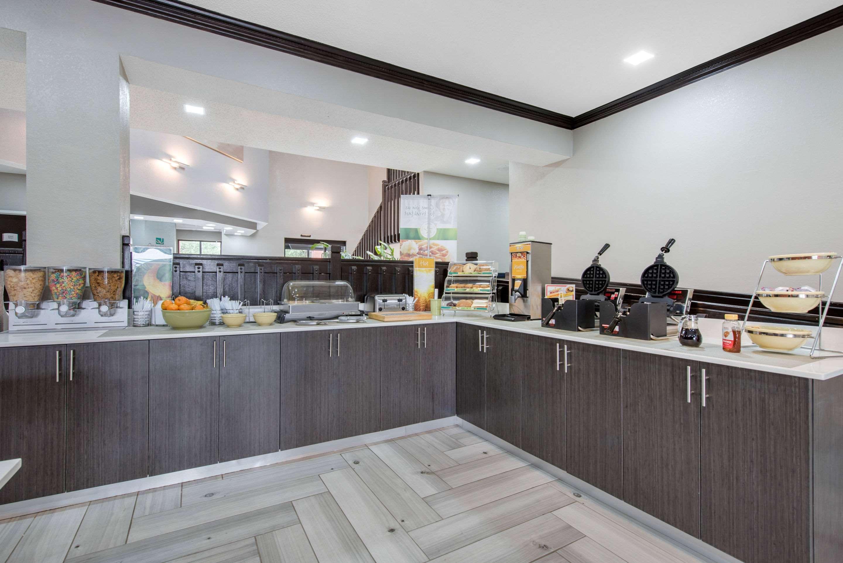 Quality Inn & Suites Brownsburg - Indianapolis West Dış mekan fotoğraf