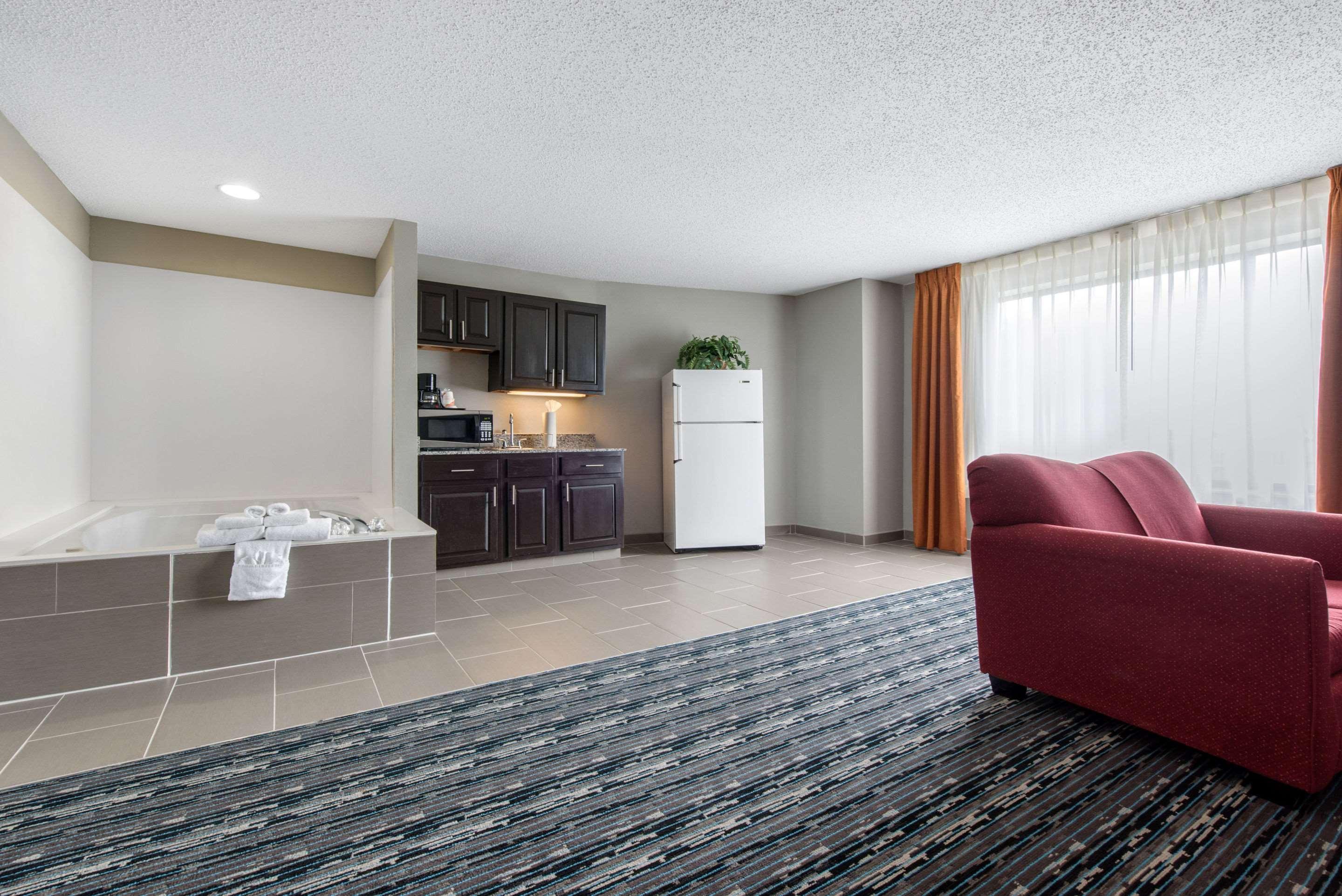 Quality Inn & Suites Brownsburg - Indianapolis West Dış mekan fotoğraf