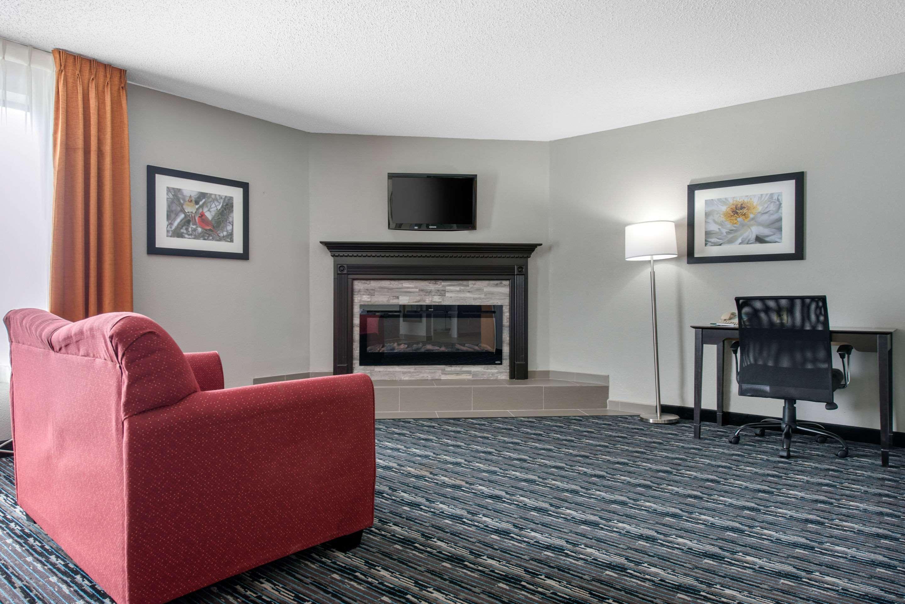 Quality Inn & Suites Brownsburg - Indianapolis West Dış mekan fotoğraf