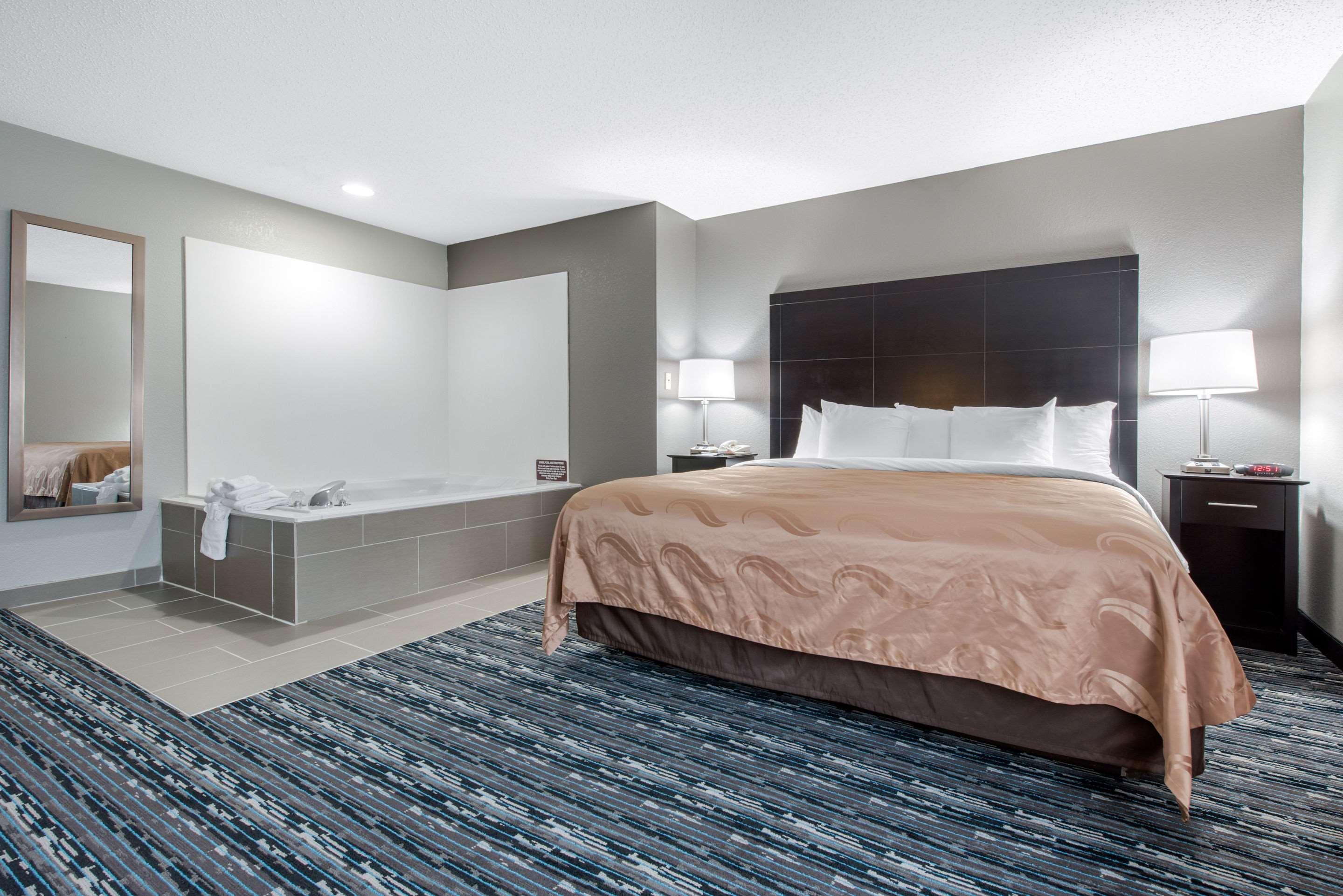 Quality Inn & Suites Brownsburg - Indianapolis West Dış mekan fotoğraf