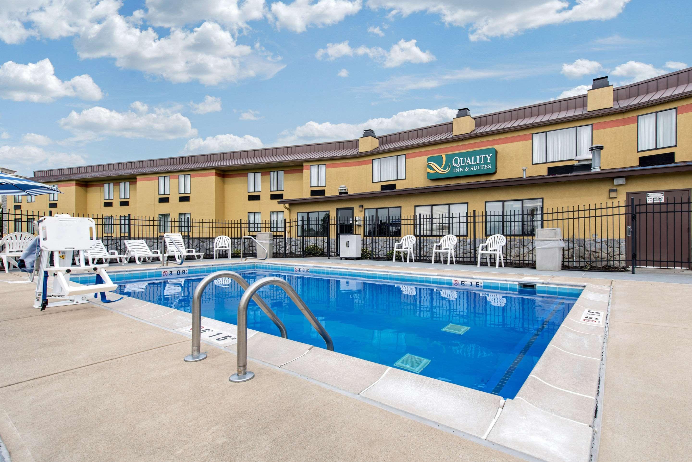 Quality Inn & Suites Brownsburg - Indianapolis West Dış mekan fotoğraf