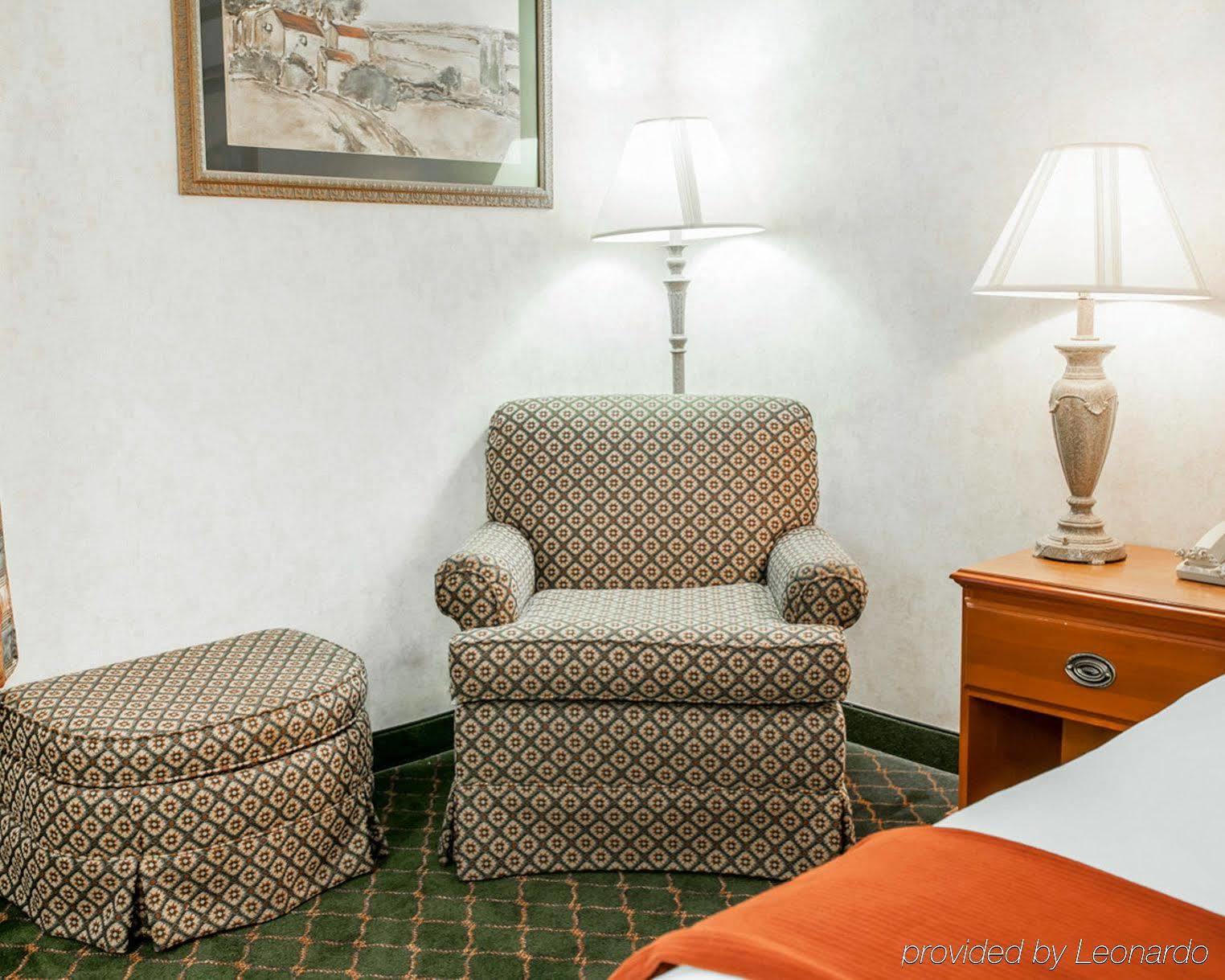 Quality Inn & Suites Brownsburg - Indianapolis West Dış mekan fotoğraf