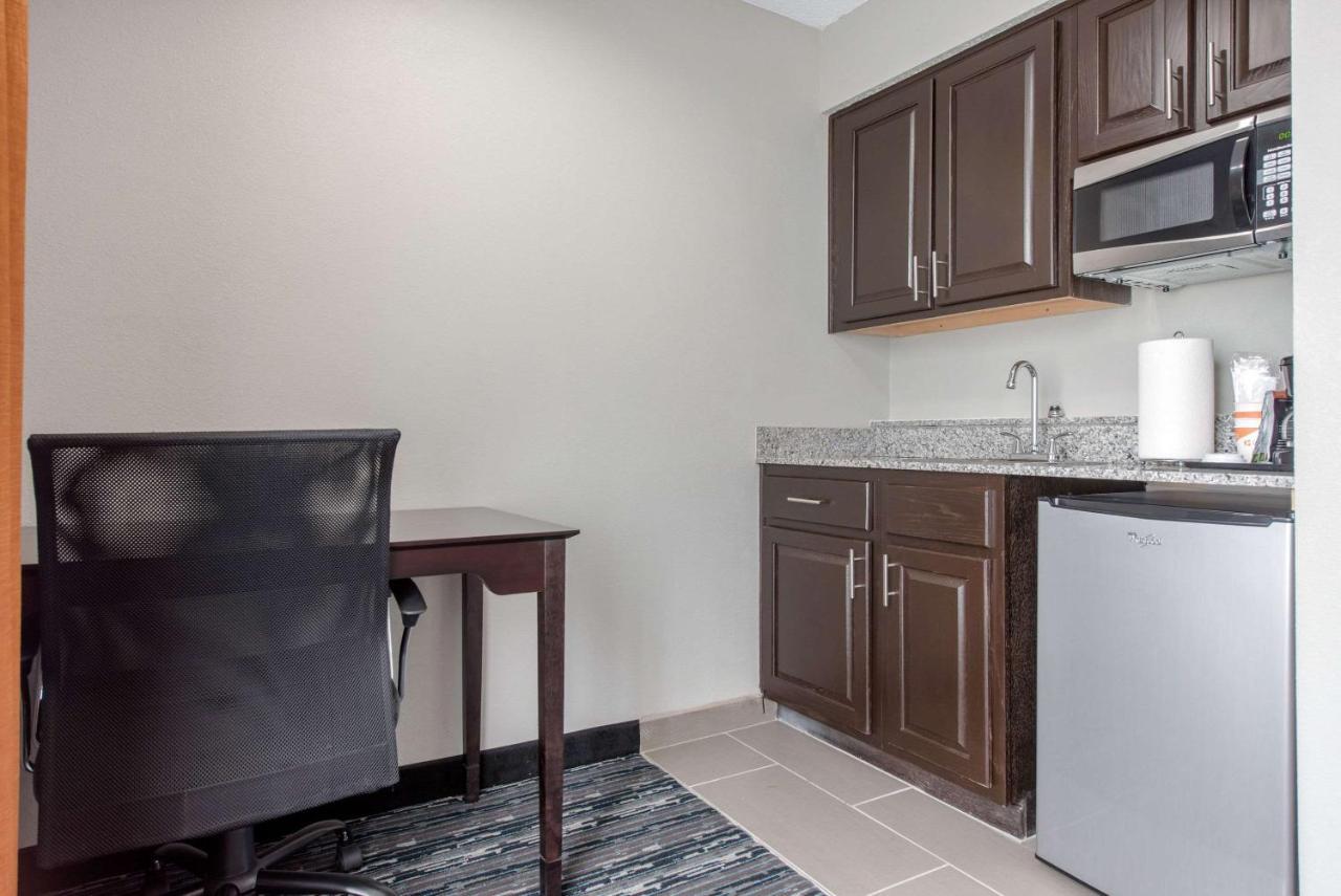 Quality Inn & Suites Brownsburg - Indianapolis West Dış mekan fotoğraf